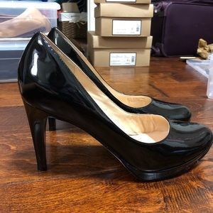 Chelsea Pump in Black Patent Leather
